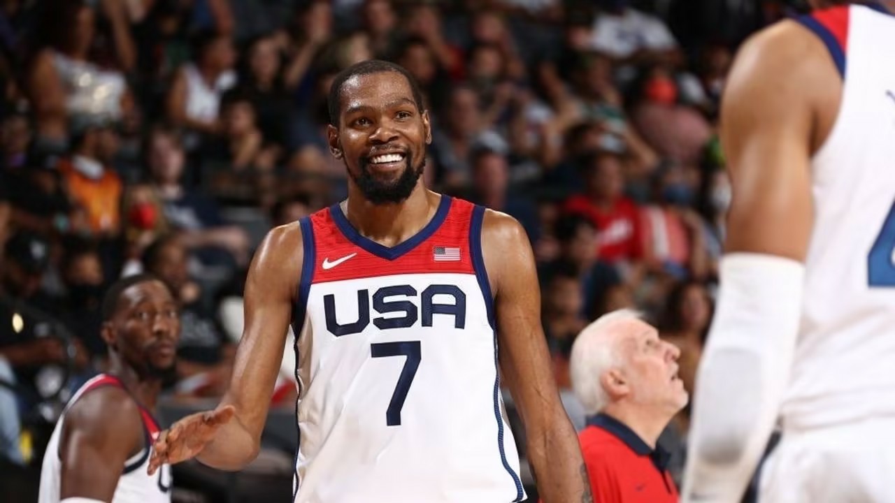 关于逆转首场表现抢眼清晨纽卡斯尔调整名单以备足总杯，网友：杜兰特在塞尔维亚队比赛中战术调整的信息