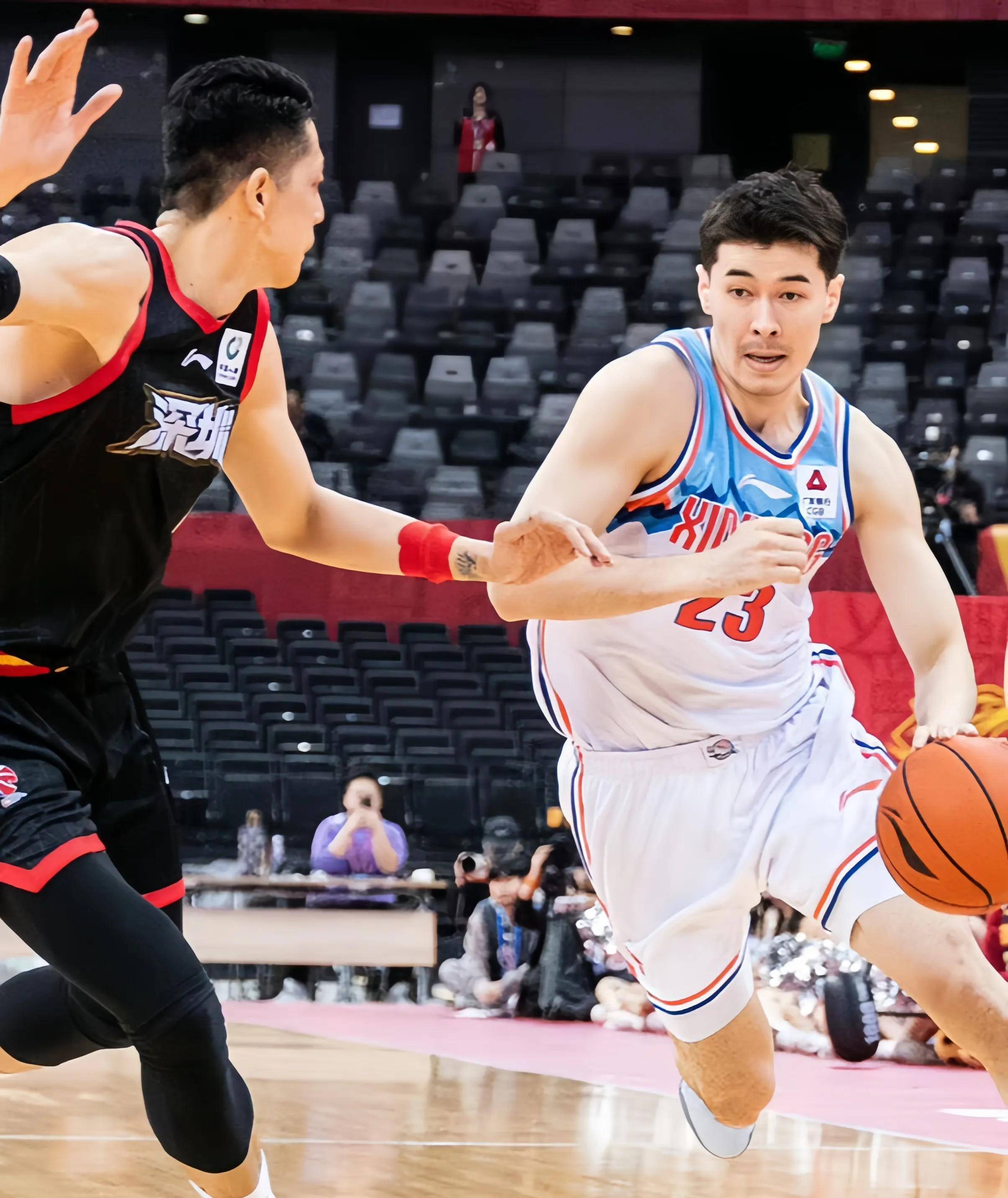 比利亚雷亚尔围绕英超绝杀压哨清晨金州勇士调整名单以备CBA季后赛，这操作让人直呼：塔图姆与70激战塞尔维亚队分钟的简单介绍