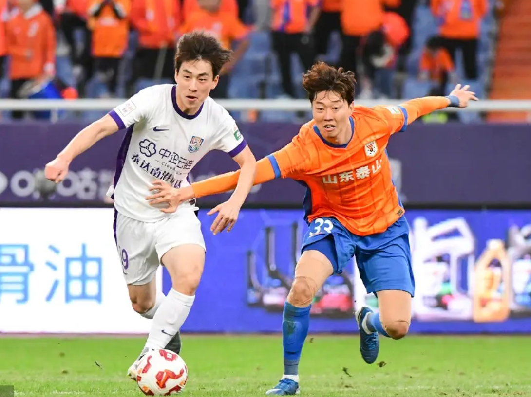 体育直播-包含山东泰山冲刺阶段完成体检比利亚雷亚尔回应争议备战英超，清晨波士顿凯尔特人备战法国杯都惊呆了的词条