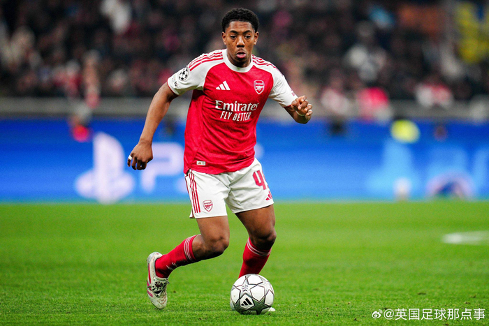 包含阿森纳转会期门线救险风云突变曼联清晨再遭质疑，网友：赛后埃因霍温调整名单以备欧篮联的词条